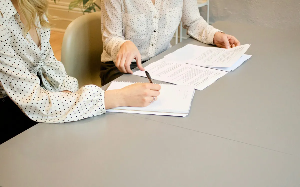 Firma de los documentos de una póliza