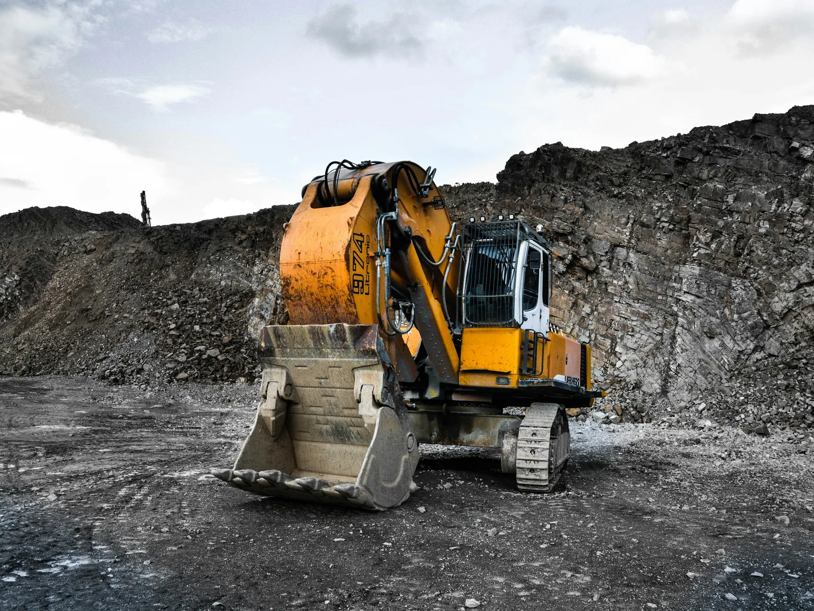 Excavadora en un frente de trabajo